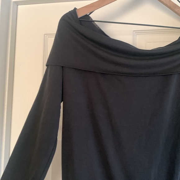 🌸Fabletics Off-Shoulder Romper - Picture 2 of 5